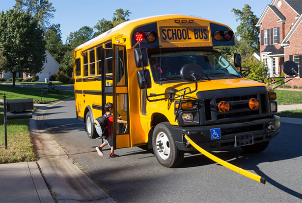 Rendre le voyage scolaire plus sûr